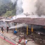 si-jago-merah-lahap-lima-bangunan-di-lubuk-begalung,-kerugian-ditaksir-capai-rp800-juta