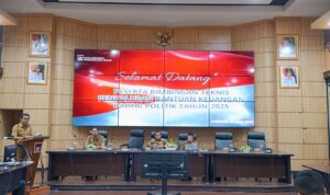 pemko-padang-kucurkan-rp1,9-miliar-bantuan-keuangan-ke-parpol