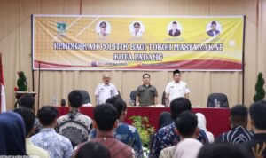 wakil-ketua-dprd-sumbar-iqra-chissa-buka-bimtek-pendidikan-politik-bagi-tokoh-masyarakat
