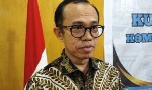 rektor-yakin-sejarawan-unand-yang-ikut-tulis-ulang-sejarah-profesional rektor-yakin-sejarawan-unand-yang-ikut-tulis-ulang-sejarah-profesional