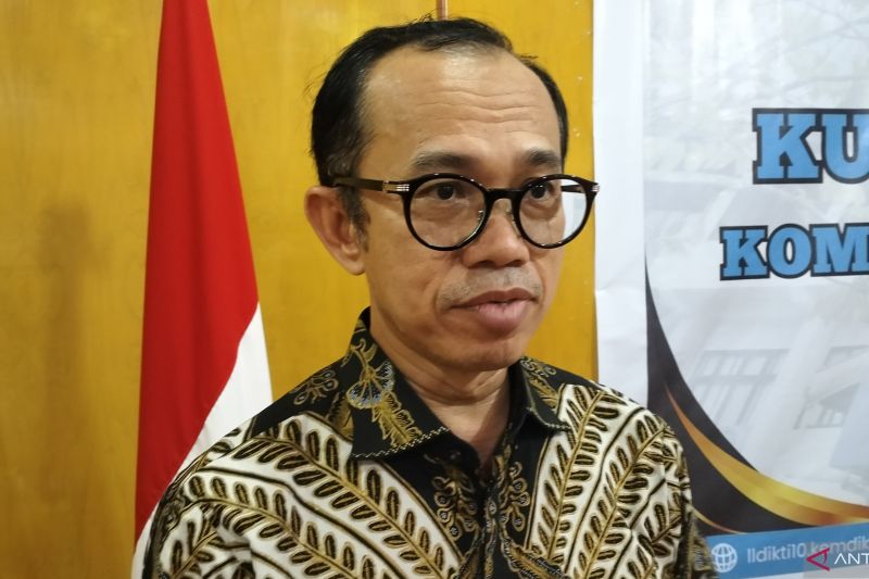 rektor-yakin-sejarawan-unand-yang-ikut-tulis-ulang-sejarah-profesional