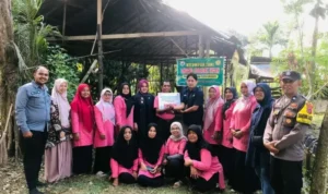 semen-padang-bantu-kelompok-tani-di-payakumbuh,-produksi-pupuk-organik-ditargetkan-naik-jadi-5-ton/bulan semen-padang-bantu-kelompok-tani-di-payakumbuh,-produksi-pupuk-organik-ditargetkan-naik-jadi-5-ton/bulan