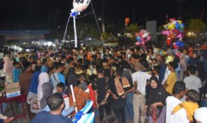 prosesi-maarak-saroban-jelang-puncak-oyak-tabuik-diikuti-ribuan-orang prosesi-maarak-saroban-jelang-puncak-oyak-tabuik-diikuti-ribuan-orang