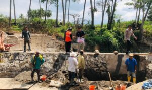 semen-padang-bantu-100-zak-untuk-perbaikan-irigasi-di-rambatan-usai-banjir-bandang-melanda semen-padang-bantu-100-zak-untuk-perbaikan-irigasi-di-rambatan-usai-banjir-bandang-melanda