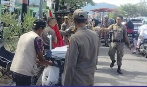 jualan-di-fasum,-lapak-pkl-di-padang-timur-ditertibkan-satpol-pp