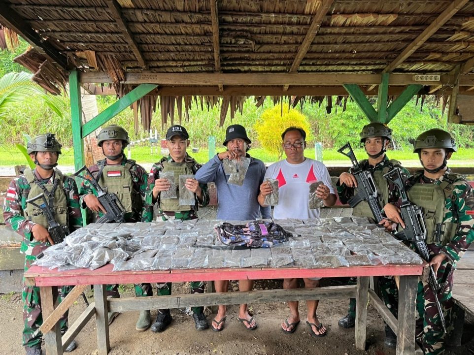 patroli-perbatasan,-satgas-pamtas-statis-ri-png-yonif-131/brajasakti-gagalkan-peredaran-ganja