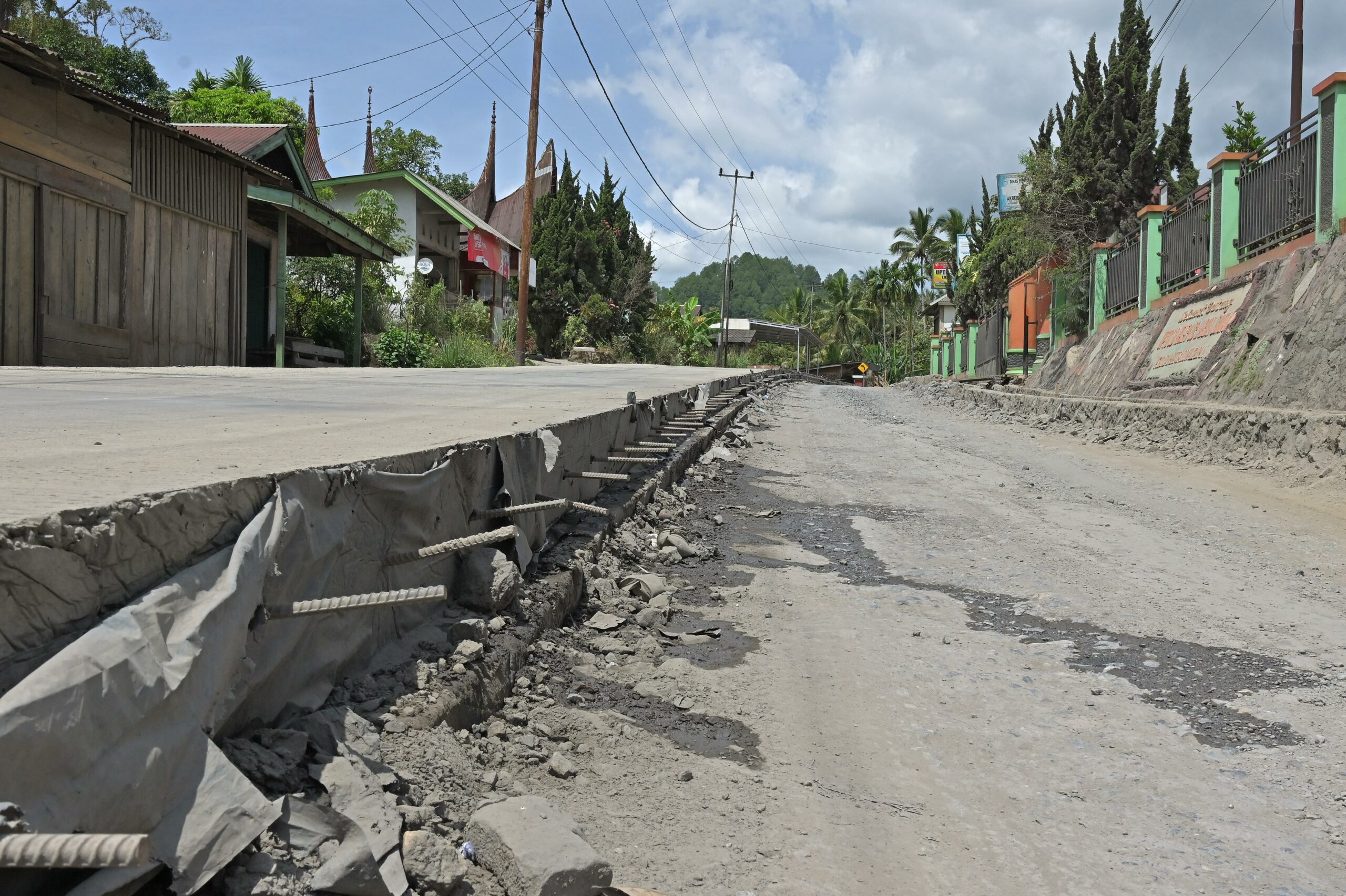 perbaikan-jalan-penghubung-payakumbuh-lintau,-progres-capai-50-persen