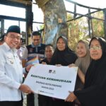 wakil-walikota-padang-tinjau-lokasi-kebakaran-di-seberang-padang-utara