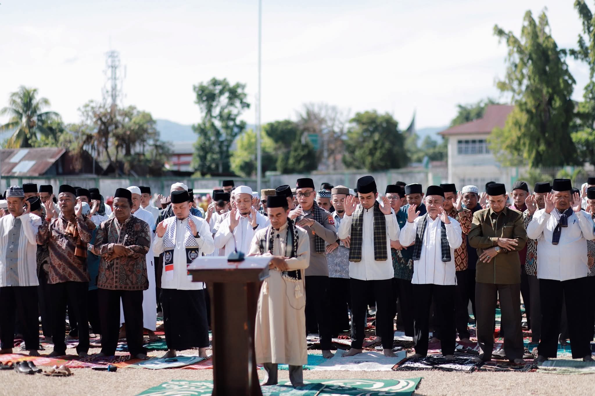 warga-solok-gelar-salat-istisqa,-harapkan-turunnya-hujan-usai-3-bulan-kemarau