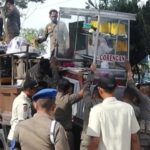 satpol-pp-padang-tertibkan-pkl-bandel-di-kawasan-tabing