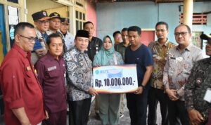 wakil-walikota-padang-kunjungi-nan-xx-korban-kebakaran-di-kelurahan-gates