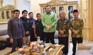 walikota-padang-terima-audiensi-pengurus-yayasan-rangkiang-peduli-negeri