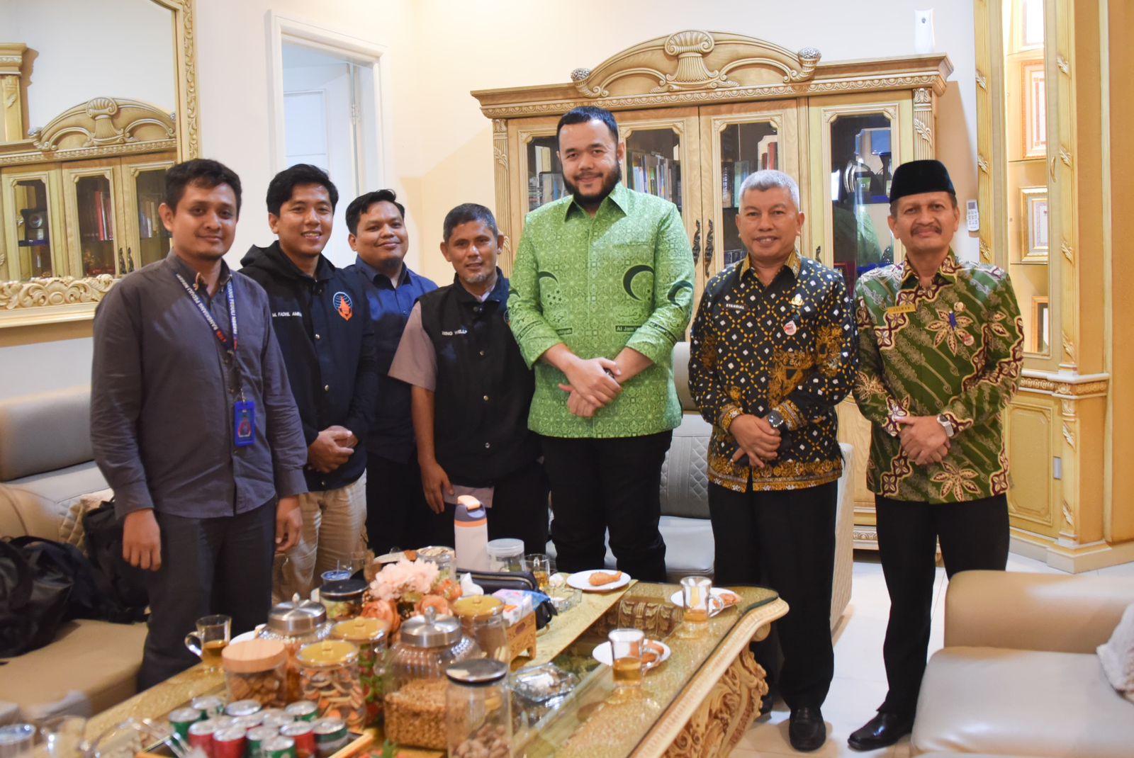 walikota-padang-terima-audiensi-pengurus-yayasan-rangkiang-peduli-negeri