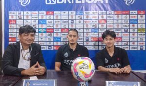 manajemen-semen-padang-fc-tak-perpanjang-kontrak-asisten-pelatih-hengki-ardiles