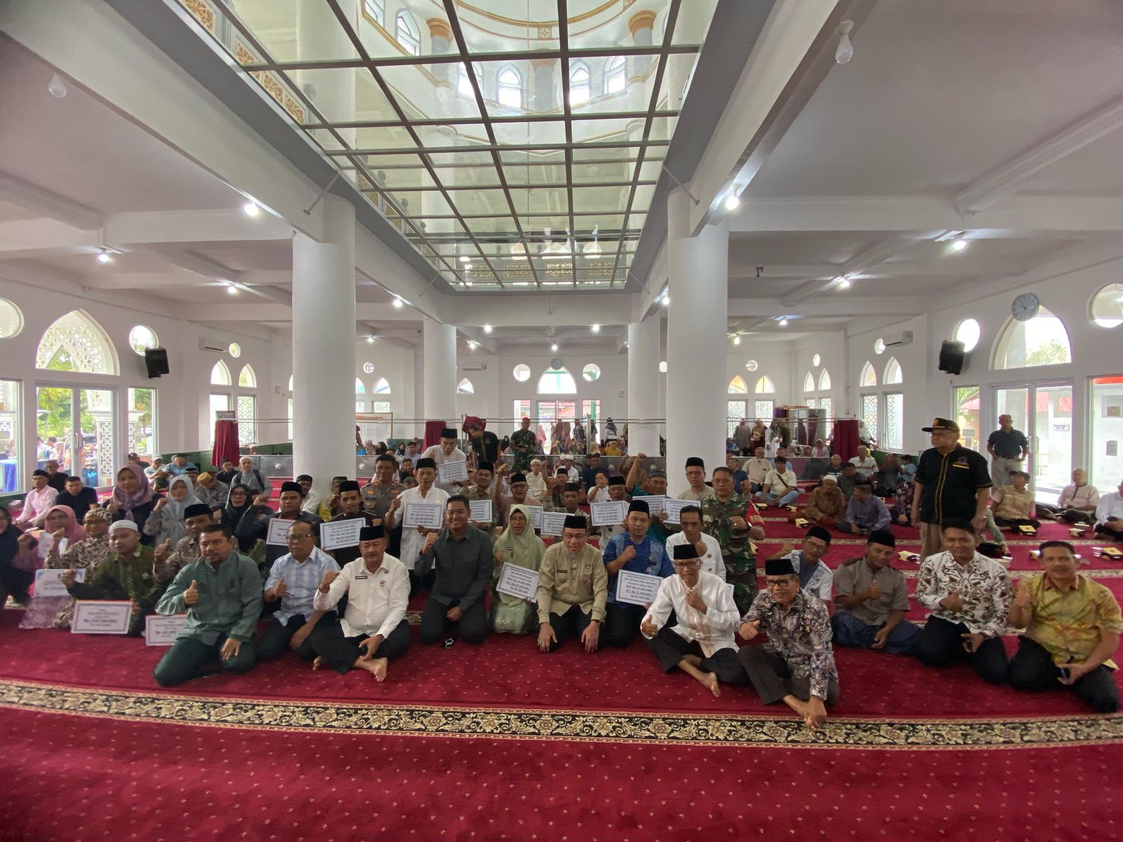 wakil-walikota-kembali-serahkan-dana-operasional-triwulan-ii-di-koto-tangah