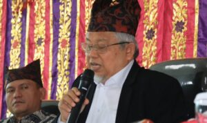 anggota-komisi-viii-dpr-ri-apresiasi-layanan-jemaah-lansia-di-embarkasi-padang