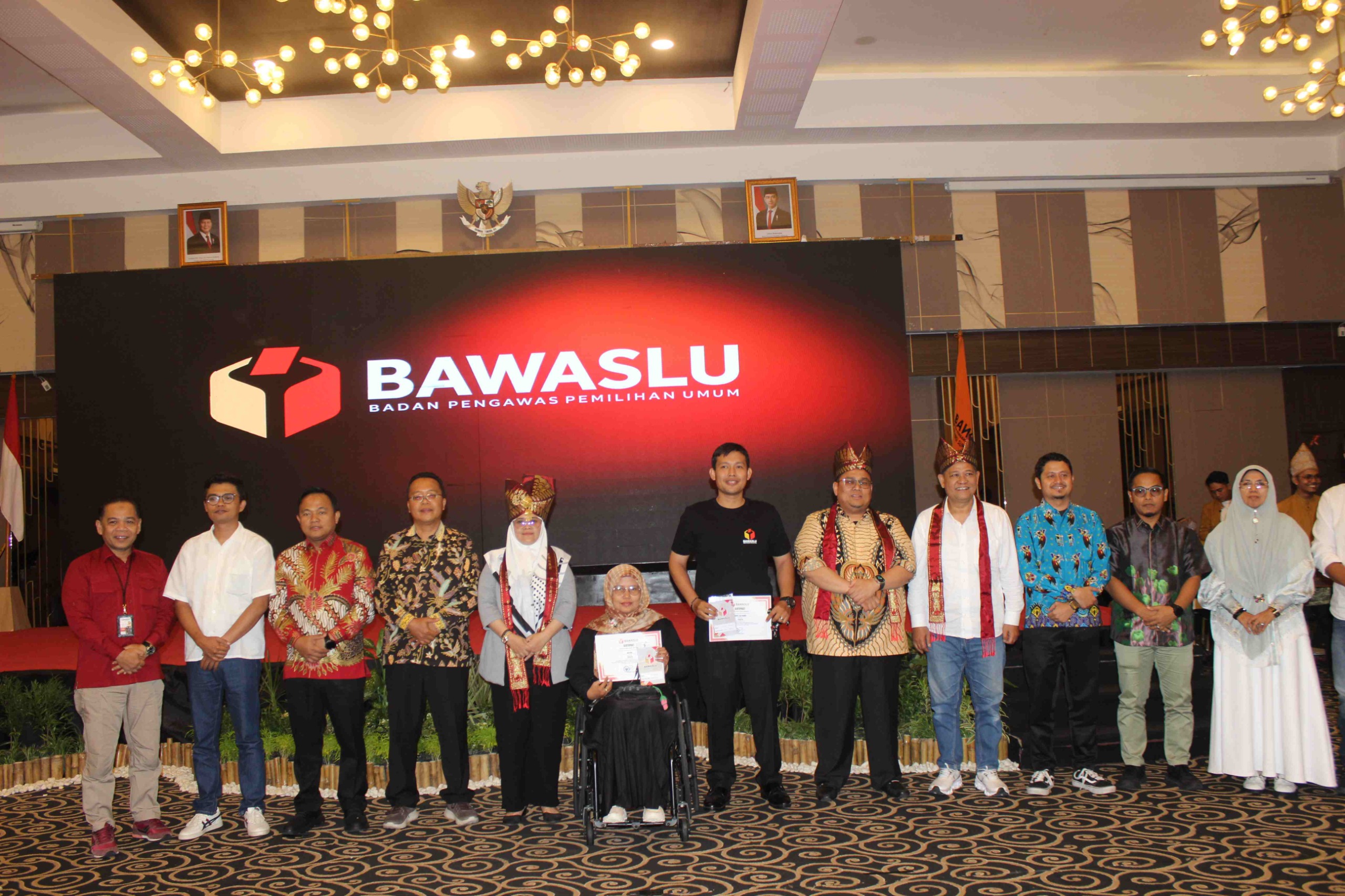 pimpinan-bawaslu-ri-kuatkan-sinergitas-dan-pengawasan-pemilu-mendatang-di-sumatera-barat