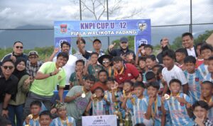 walikota-padang-resmi-tutup-festival-sepakbola-usia-dini-knpi-cup-u-12-season-3