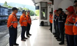 kai-divre-ii-sumbar-gelar-aksi-bersih-lintas-dan-sosialisasi-keselamatan