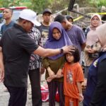 bupati-solok-tinjau-lokasi-kebakaran-di-nagari-pianggu