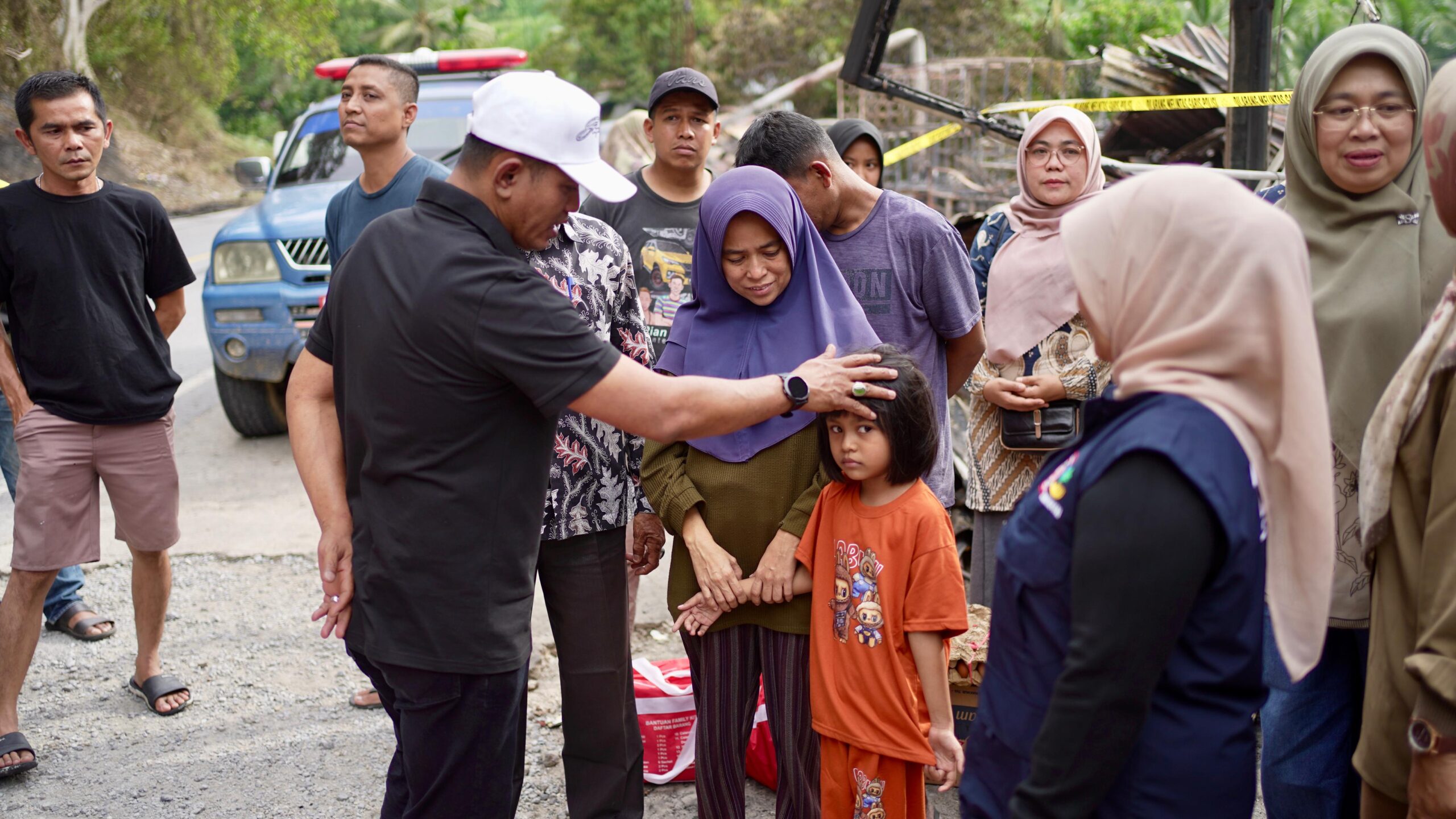 bupati-solok-tinjau-lokasi-kebakaran-di-nagari-pianggu