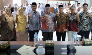jadi-narasumber-bimtek-penguatan-ldk,-ketua-dprd-sumbar-motivasi-siswa-smk