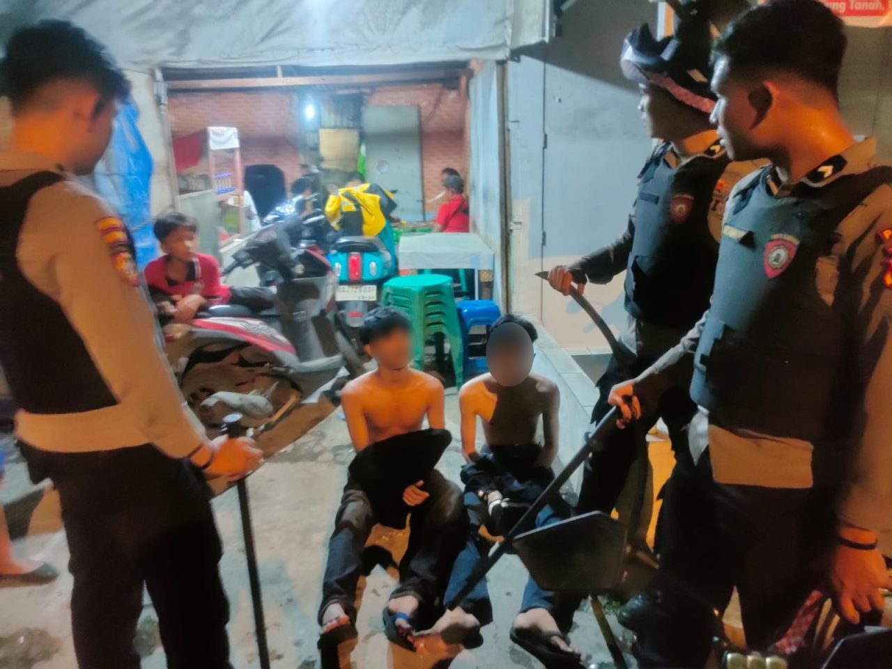 saat-patroli-kryd,-polisi-amankan-dua-remaja-yang-diduga-hendak-tawuran-di-kota-padang