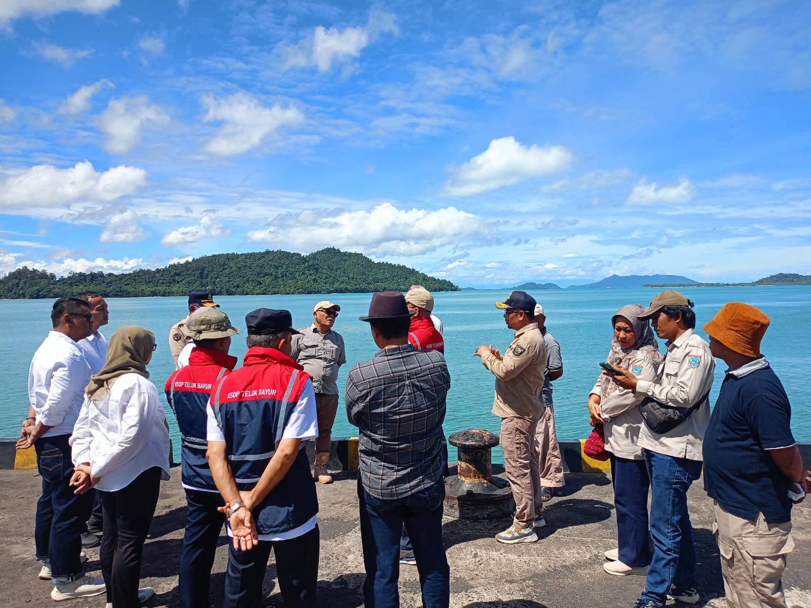 survei-pengembangan-pelabuhan-teluk-tapang,-bupati-pasbar-terima-tim-kemenhub