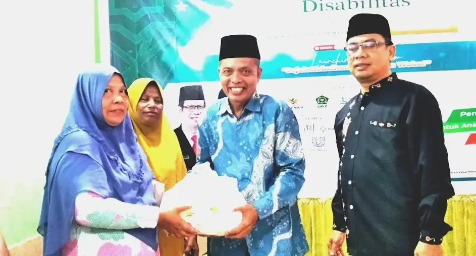 baznas-kota-pariaman-bagikan-150-paket-sembako