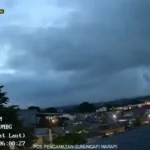 gunung-marapi-dini-hari-tadi-erupsi