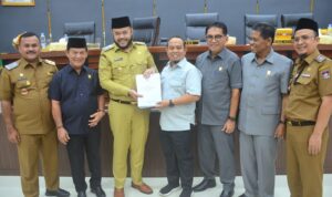 walikota-padang-sampaikan-kua-ppas-ta-2026-dalam-sidang-paripurna-dprd-kota-padang