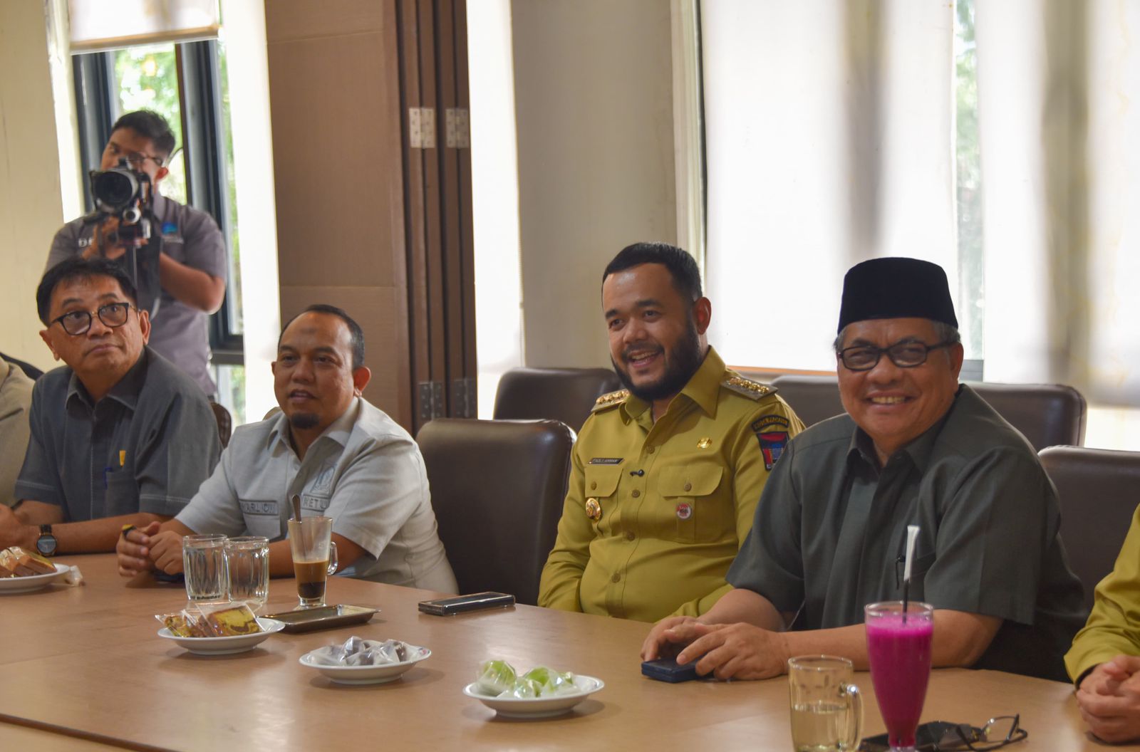 walikota-padang-adakan-pertemuan-dengan-ketua-dan-wakil-ketua-dprd-provinsi-sumbar