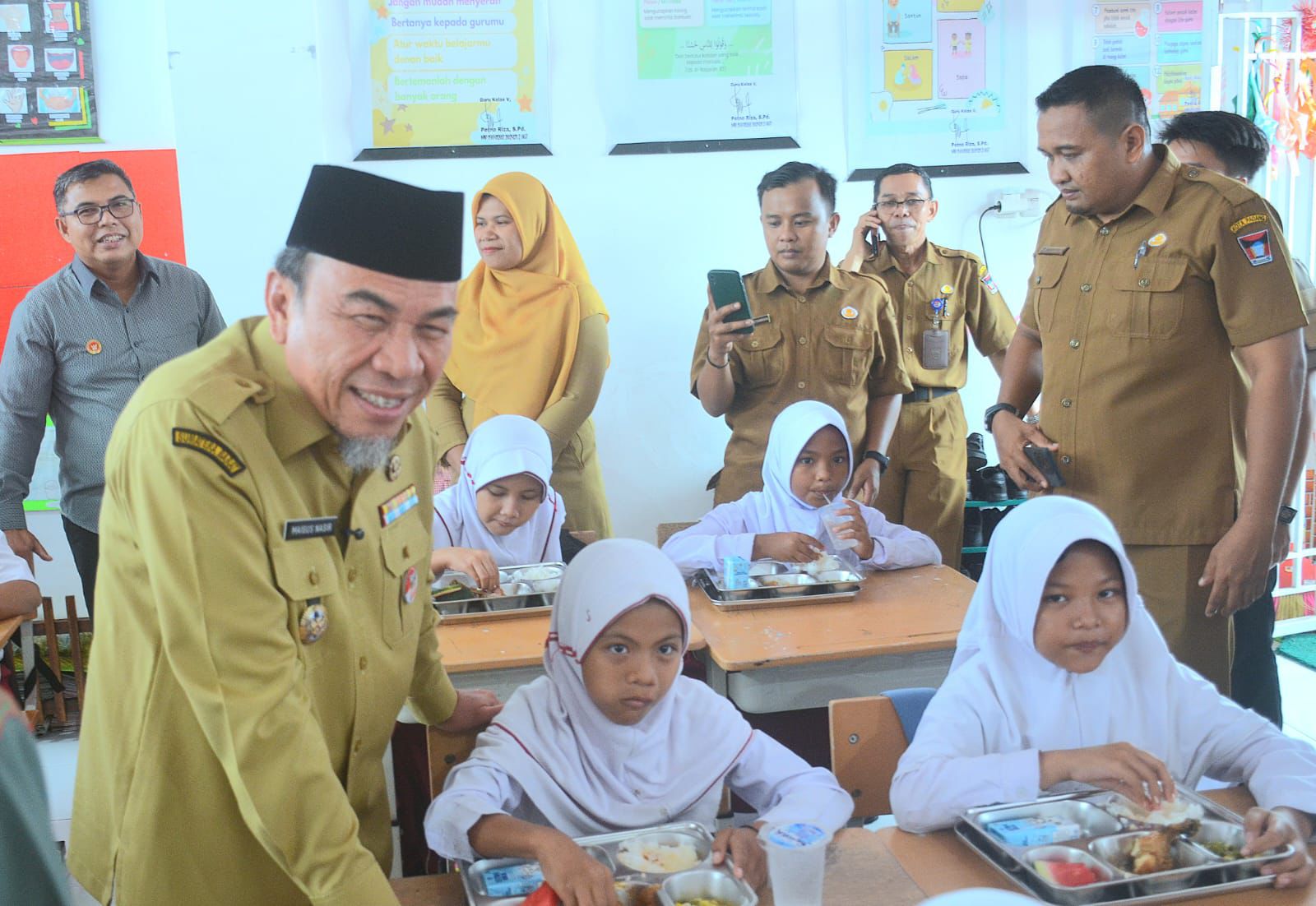 wawako-padang-maigus-nasir-buka-program-mbg-di-sdn-28-air-tawar-timur