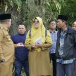 masyarakat-nagari-jaho-minta-dibangunkan-paud-dan-tk,-bupati-tanah-datar-tinjau-lokasi-hibah-tanah