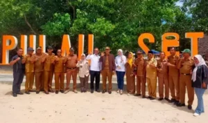 mudah-dan-transparan,-wisatawan-pulau-setan-kini-bisa-bayar-tiket-online mudah-dan-transparan,-wisatawan-pulau-setan-kini-bisa-bayar-tiket-online
