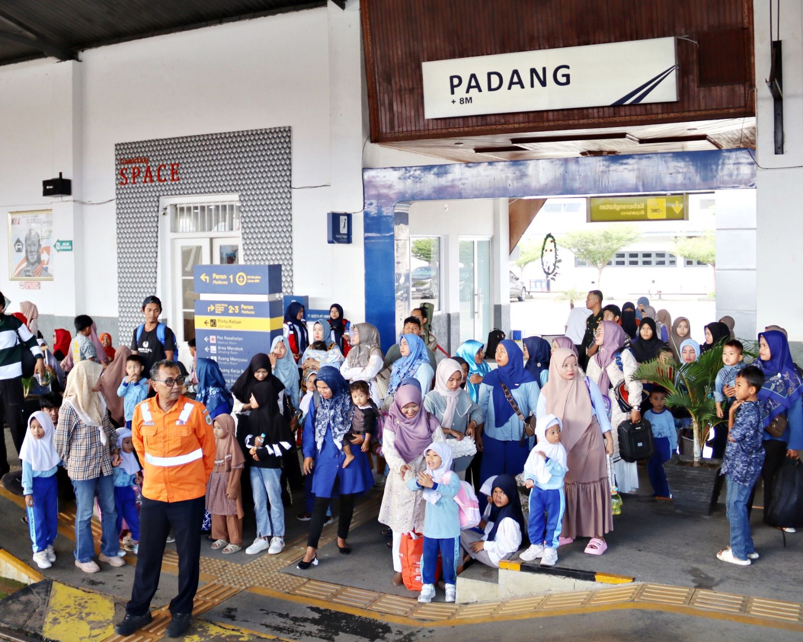 penumpang-kai-divre-ii-sumbar-melonjak-13-persen-pada-semester-i-2025