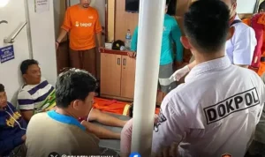 kecelakaan-di-perairan-mentawai,-seluruh-penumpang-kapal-selamat kecelakaan-di-perairan-mentawai,-seluruh-penumpang-kapal-selamat