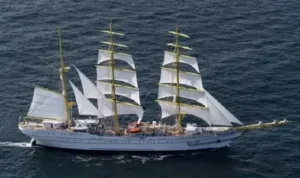 kri-bima-suci-akan-bersandar-di-padang-saat-hjk-ke-356 kri-bima-suci-akan-bersandar-di-padang-saat-hjk-ke-356