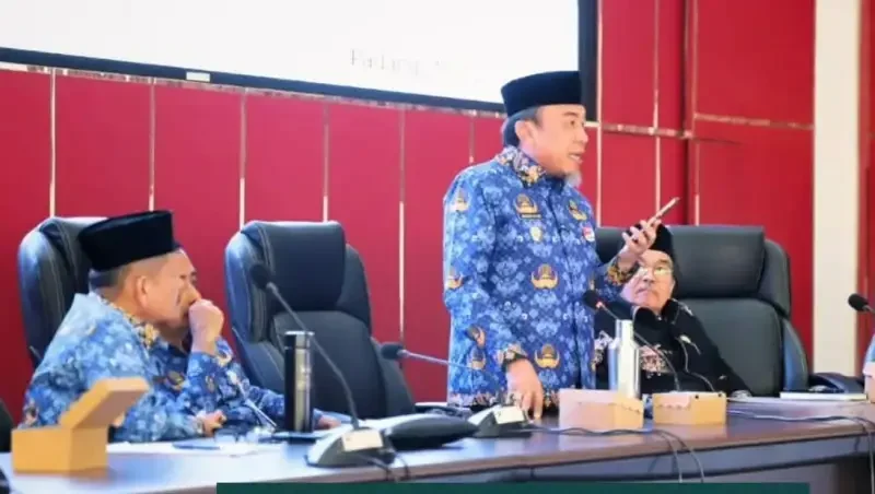 imam-masjid-besar-di-11-kecamatan-kota-padang-akan-diberikan-insentif