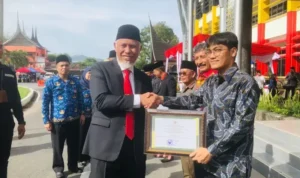 raih-dua-penghargaan,-koperasi-konsumen-keluarga-besar-semen padang-ditetapkan-sebagai-koperasi-terbesar-di-sumbar