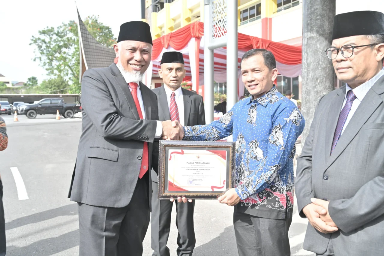 gubernur-mahyeldi-:-pengurus-koperasi-merah-putih-profesional,-dana-harus-berkembang-bukan-menyusut