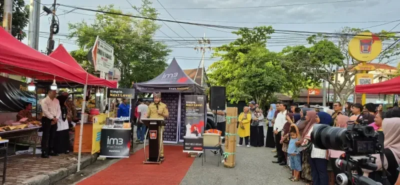 indosat-perkuat-umkm-pasar-kuliner-jati-padang-lewat-digitalisasi-dan-dukungan-terintegrasi