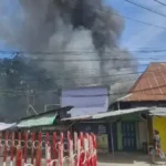 rumah-dan-toko-di-lubeg-terbakar,-kerugian-capai-rp500-juta