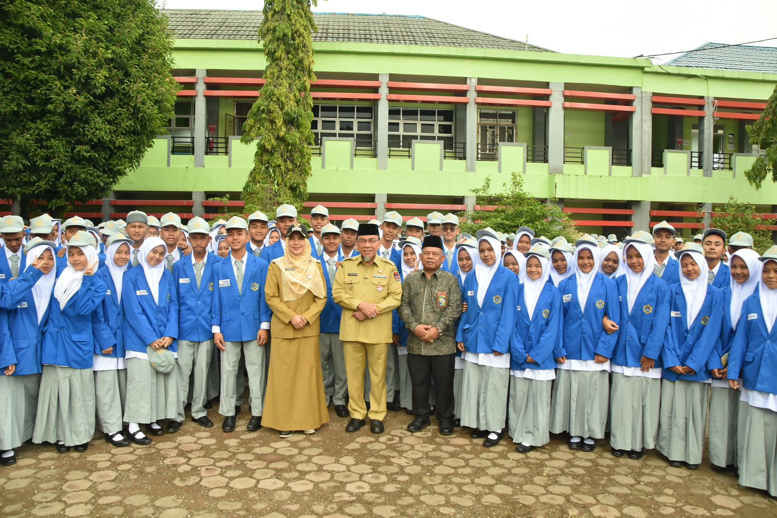 wakil-walikota-padang-jadi-pembina-upacara-sekolah-smak-padang