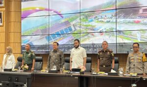 diterima-wako-fadly-amran,-irman-gusman-siap-dukung-kejayaan-kota-kelahiran