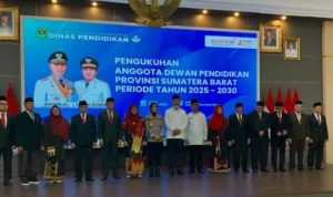 ada-yang-politikkan-dunia-pendidikan?-ini-kata-gubernur-mahyeldi.