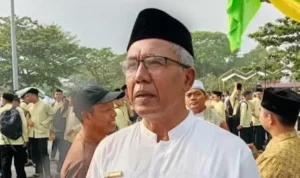ribuan-pelajar-di-batusangkar-laksanakan-shalat-istisqa-di-lapangan-cindua-mato