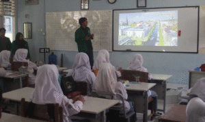 edukasi-lingkungan-dengan-konsep-green-city,-roadshow-gre-di-sma-negeri-9-padang edukasi-lingkungan-dengan-konsep-green-city,-roadshow-gre-di-sma-negeri-9-padang