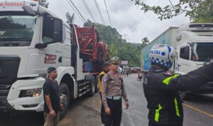 5-jam-lumpuh-total,-lalu-lintas-bukittinggi-–-pasaman-kembali-normal