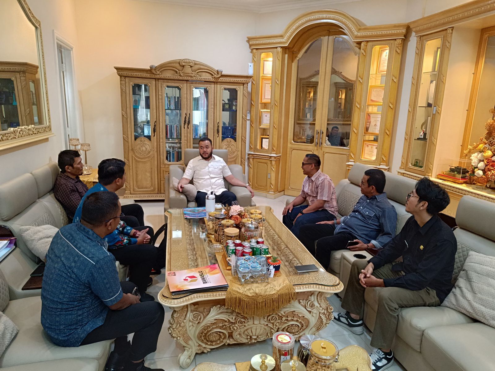 terima-kunjungan-bawaslu,-wako-fadly-amran-dukung-penuh-pilkada-dan-pemilu